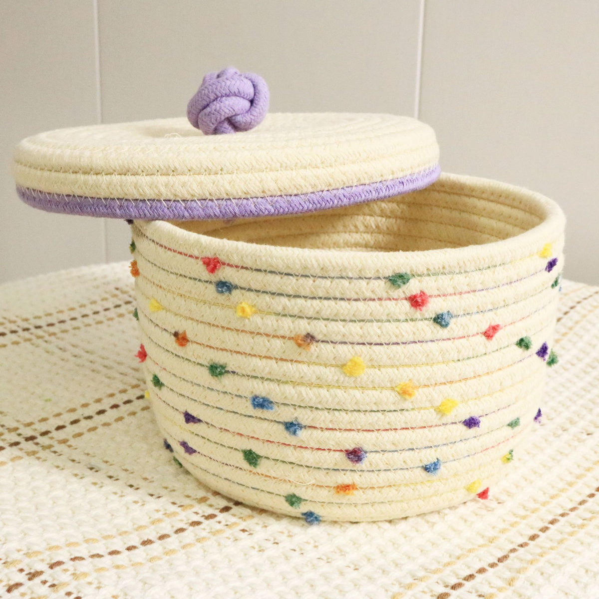 Creative desktop cosmetics storage woven basket – Milky