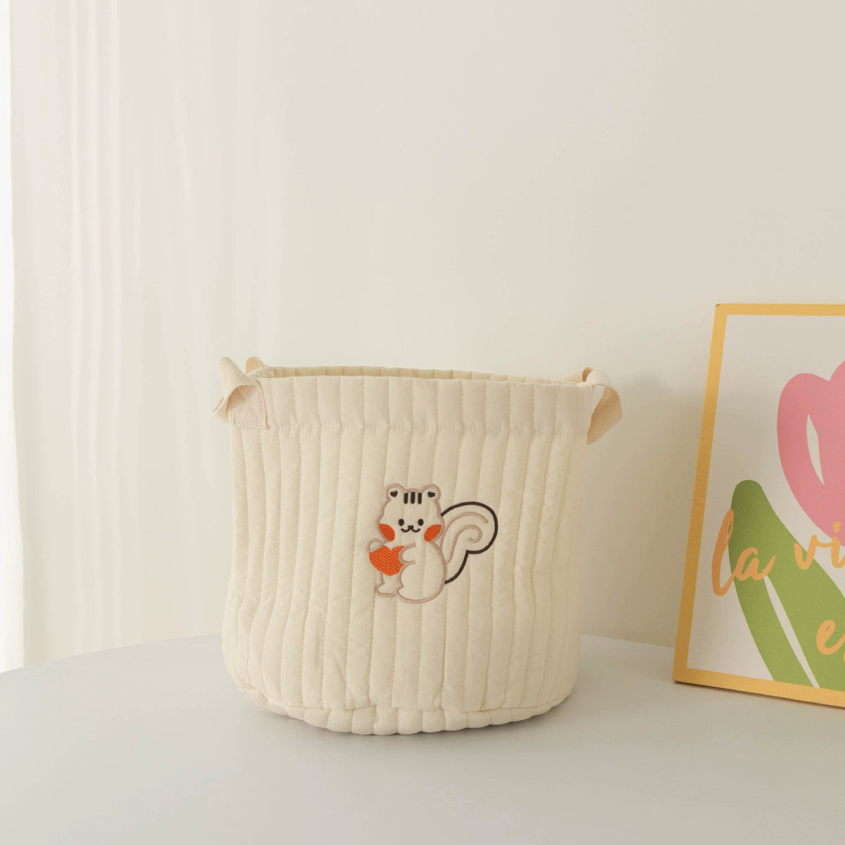 Hanging Crib and Diaper Organizer – Light-colored squirrel