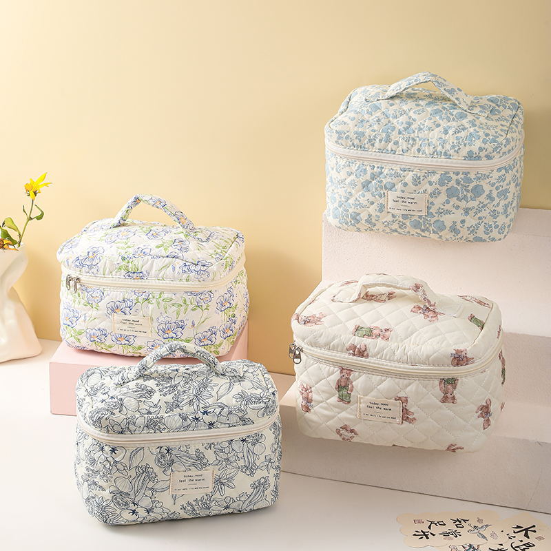 Floral Quilted Travel Cosmetic Bag – White orchid